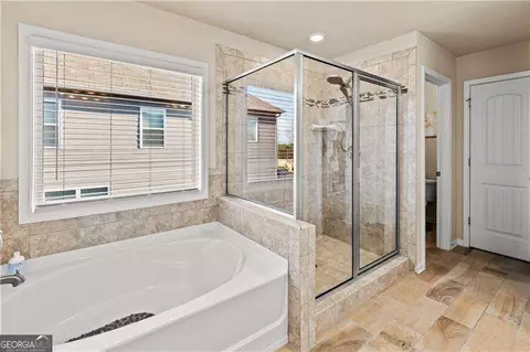 Bath - 622 Little Bear Loop, Canton, GA 30114 photo 3 of 5