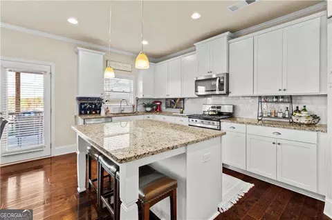 Kitchen - 622 Little Bear Loop, Canton, GA 30114 photo 2 of 3