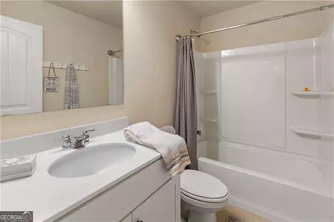 Bath - 622 Little Bear Loop, Canton, GA 30114 photo 4 of 5