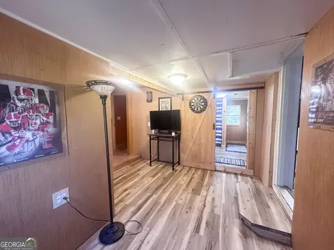 Entry Way - 2257 Harden Chapel Rd, Lyons, GA 30436 photo 2 of 3