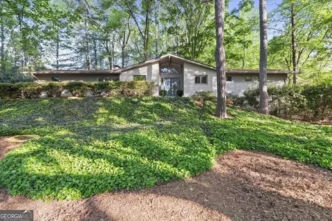 1096 Oxford Cres NE, Atlanta, GA 30319