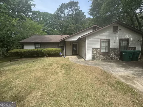 9323 Forest Knoll Dr, Jonesboro, GA 30238