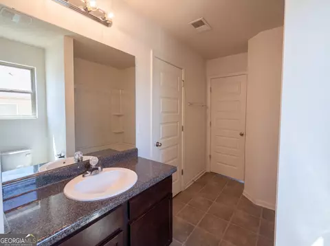 Bath - 1234 England Ter, Hampton, GA 30228 photo 3 of 3