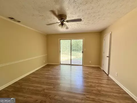 Living - 851 Vernon Ferry Rd, Lagrange, GA 30240 photo 9 of 9