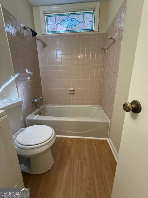 Bath - 851 Vernon Ferry Rd, Lagrange, GA 30240 photo 2 of 4