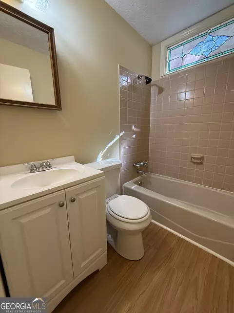 Bath - 851 Vernon Ferry Rd, Lagrange, GA 30240 photo 1 of 4
