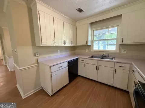 Kitchen - 851 Vernon Ferry Rd, Lagrange, GA 30240 photo 2 of 2