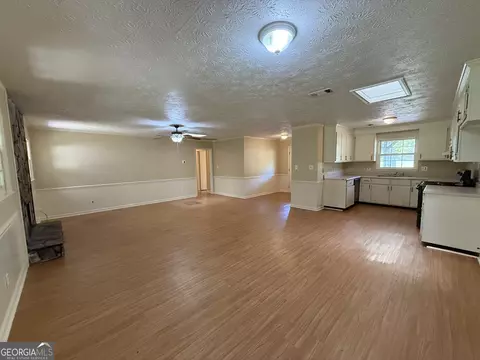 Living - 851 Vernon Ferry Rd, Lagrange, GA 30240 photo 5 of 9