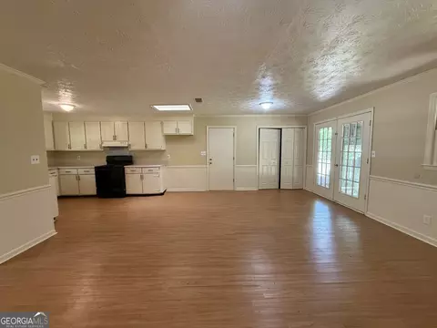 Living - 851 Vernon Ferry Rd, Lagrange, GA 30240 photo 2 of 9