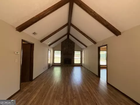 Living - 115 Daniel Ct, Lagrange, GA 30241 photo 2 of 6