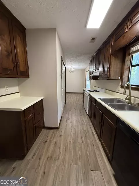 Kitchen - 115 Daniel Ct, Lagrange, GA 30241 photo 1 of 3