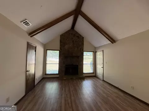 Living - 115 Daniel Ct, Lagrange, GA 30241 photo 3 of 6