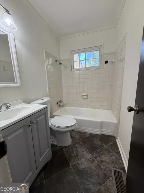 Bath - 179 Youngs Mill Rd, Lagrange, GA 30241 photo 1 of 2