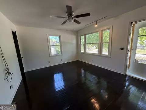 Living - 179 Youngs Mill Rd, Lagrange, GA 30241 photo 2 of 5