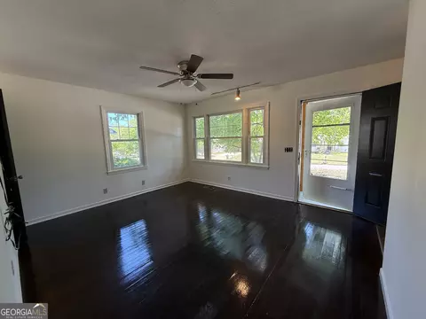Living - 179 Youngs Mill Rd, Lagrange, GA 30241 photo 1 of 5
