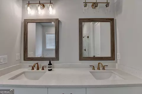 Bath - 3460 Ashfield Point Ave, Duluth, GA 30096 photo 4 of 8