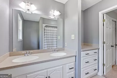 Bath - 260 Brookhaven Cir, Toccoa, GA 30577 photo 2 of 3