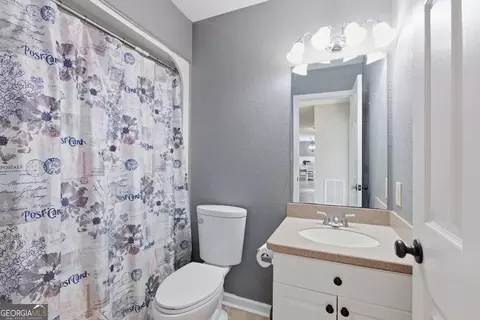 Bath - 260 Brookhaven Cir, Toccoa, GA 30577 photo 3 of 3