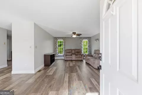 Entry Way - 260 Brookhaven Cir, Toccoa, GA 30577 photo 1 of 1