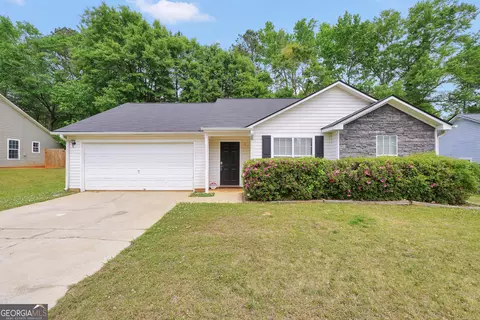 521 Sarahs Ln, Locust Grove, GA 30248