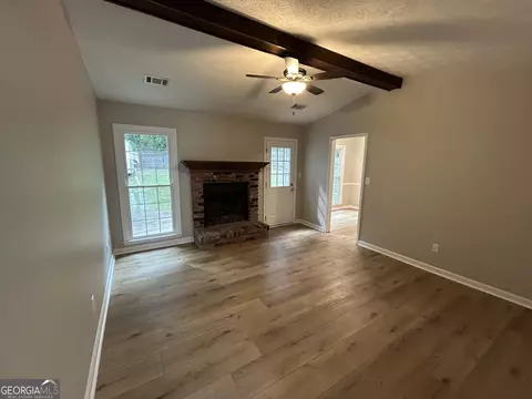 Living - 191 Moccasin Trl, Lagrange, GA 30241 photo 2 of 6