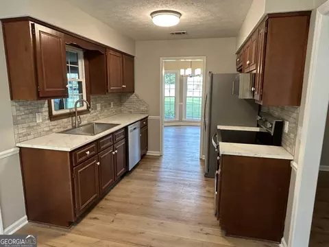 Kitchen - 191 Moccasin Trl, Lagrange, GA 30241 photo 1 of 3