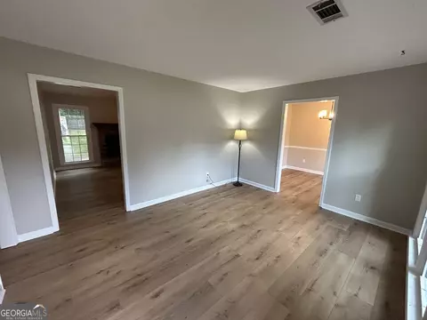 Living - 191 Moccasin Trl, Lagrange, GA 30241 photo 4 of 6