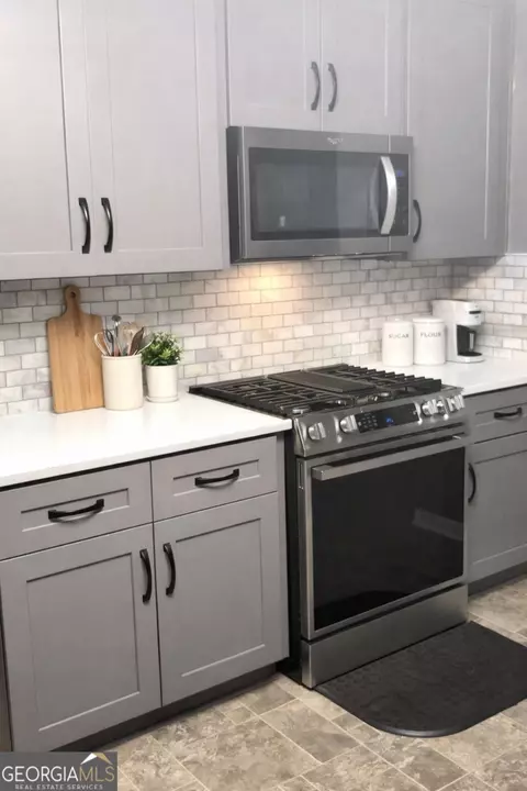 Kitchen - 405 Browning Field Way, Hampton, GA 30228 photo 1 of 4