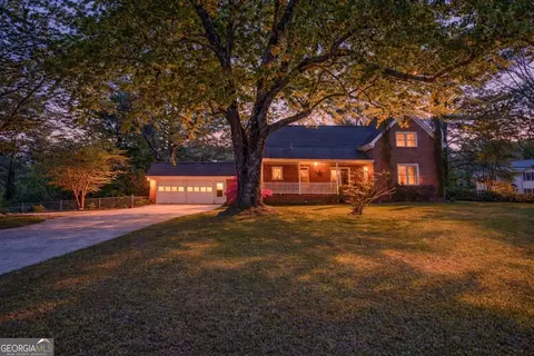 716 Killian Hill Rd SW, Lilburn, GA 30047