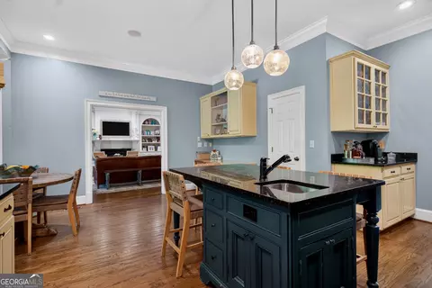 Kitchen - 207 Lakeshore Dr, Lagrange, GA 30240 photo 6 of 6