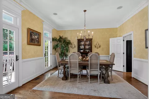 Dining - 207 Lakeshore Dr, Lagrange, GA 30240 photo 2 of 4