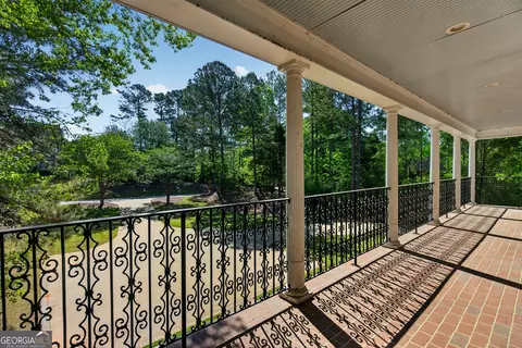 Exterior - 207 Lakeshore Dr, Lagrange, GA 30240 photo 15 of 16