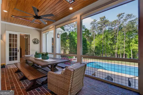 Exterior - 207 Lakeshore Dr, Lagrange, GA 30240 photo 12 of 16