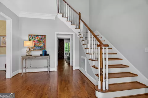 Entry Way - 207 Lakeshore Dr, Lagrange, GA 30240 photo 2 of 5