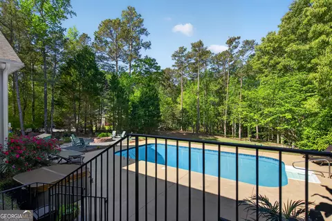 Exterior - 207 Lakeshore Dr, Lagrange, GA 30240 photo 9 of 16