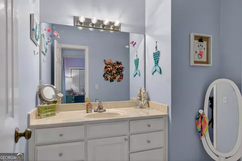 Bath - 207 Lakeshore Dr, Lagrange, GA 30240 photo 11 of 12