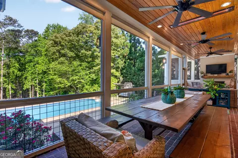 Exterior - 207 Lakeshore Dr, Lagrange, GA 30240 photo 11 of 16