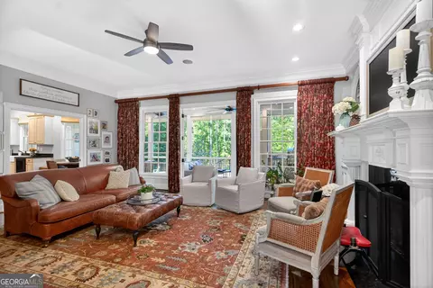 Living - 207 Lakeshore Dr, Lagrange, GA 30240 photo 1 of 3