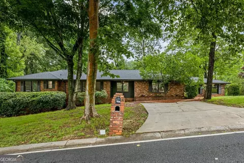 1124 Ponderosa Park Dr, Forest Park, GA 30297