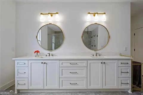 Bath - 1853 Bragg St, Chamblee, GA 30341 photo 4 of 6