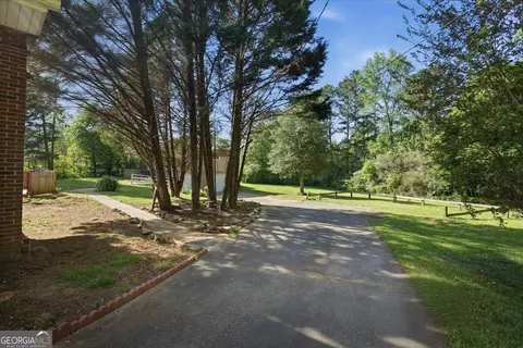 Exterior - 3270 Rex Rd, Rex, GA 30273 photo 3 of 8