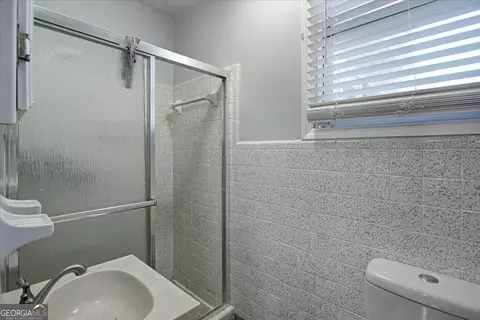 Bath - 3270 Rex Rd, Rex, GA 30273 photo 1 of 2