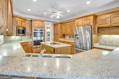 Kitchen - 125 Lake Dr, Covington, GA 30014 photo 2 of 6