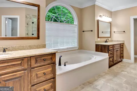 Bath - 125 Lake Dr, Covington, GA 30014 photo 2 of 6