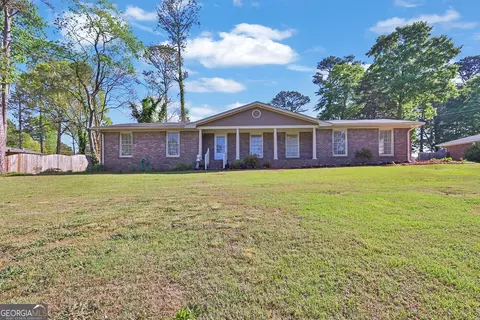 2681 Kings Cir, Lawrenceville, GA 30044