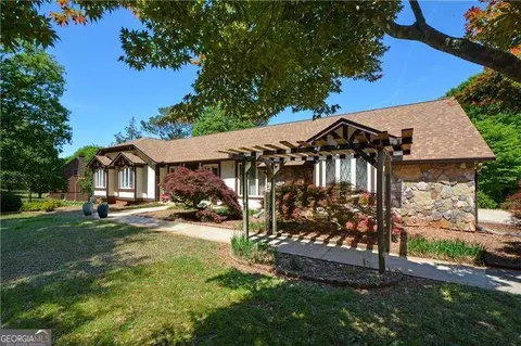 130 Hawn Rd, Fayetteville, GA 30215