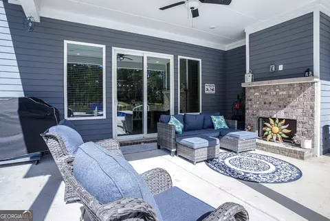 Exterior - 255 Old Town Rd, Dacula, GA 30019 photo 6 of 10