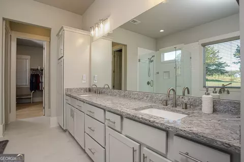 Bath - 255 Old Town Rd, Dacula, GA 30019 photo 2 of 4