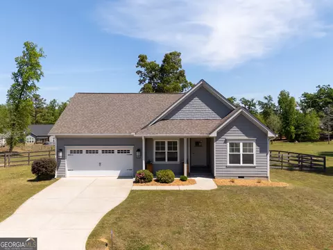 520 N Point Cir, Hartwell, GA 30643