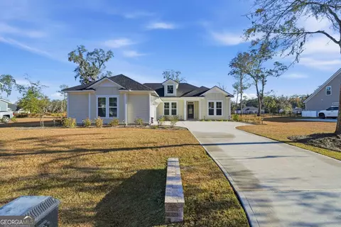 390 Harbour Island Cir, Waverly, GA 31565